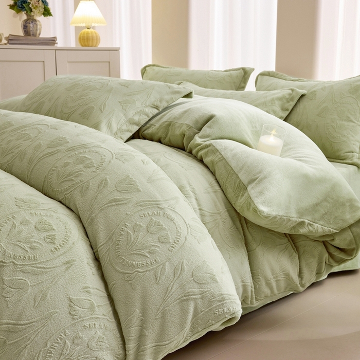 91家纺网 家纺一手货源 找家纺 （总）亿梵 2025秋冬新款A类全消光牛奶绒立体5D雕花绒四件套