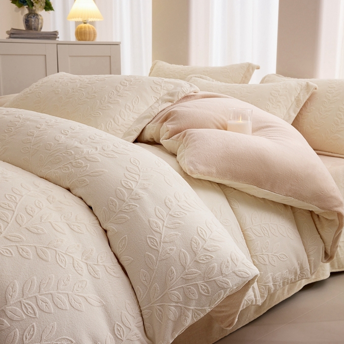 91家纺网 家纺一手货源 找家纺 （总）亿梵 2025秋冬新款A类全消光牛奶绒立体5D雕花绒四件套