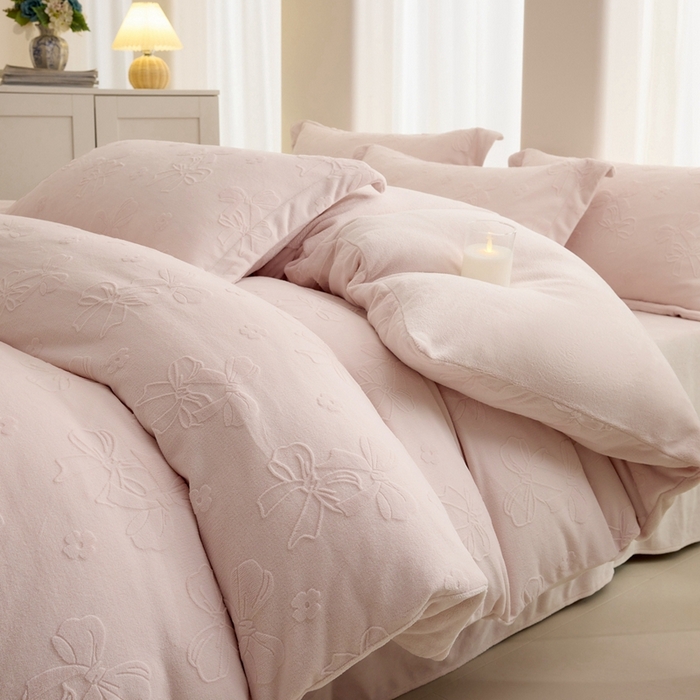 91家纺网 家纺一手货源 找家纺 （总）亿梵 2025秋冬新款A类全消光牛奶绒立体5D雕花绒四件套