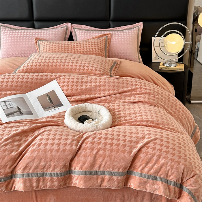 91家纺网 家纺一手货源 找家纺 （总）奥裕 2025新款婴儿绒千鸟格织带款牛奶绒四件套