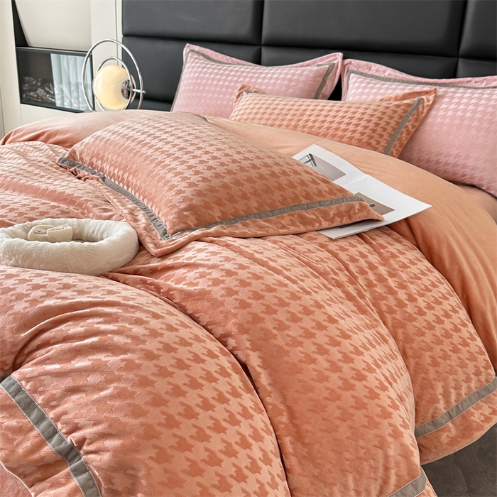 91家纺网 家纺一手货源 找家纺 （总）奥裕 2025新款婴儿绒千鸟格织带款牛奶绒四件套