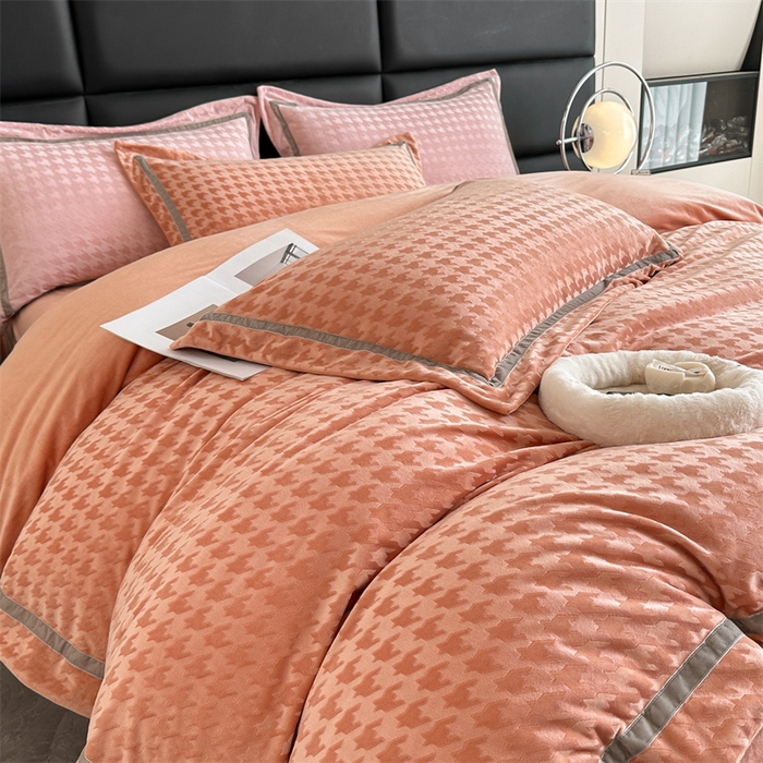 91家纺网 家纺一手货源 找家纺 （总）奥裕 2025新款婴儿绒千鸟格织带款牛奶绒四件套