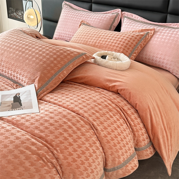 91家纺网 家纺一手货源 找家纺 （总）奥裕 2025新款婴儿绒千鸟格织带款牛奶绒四件套