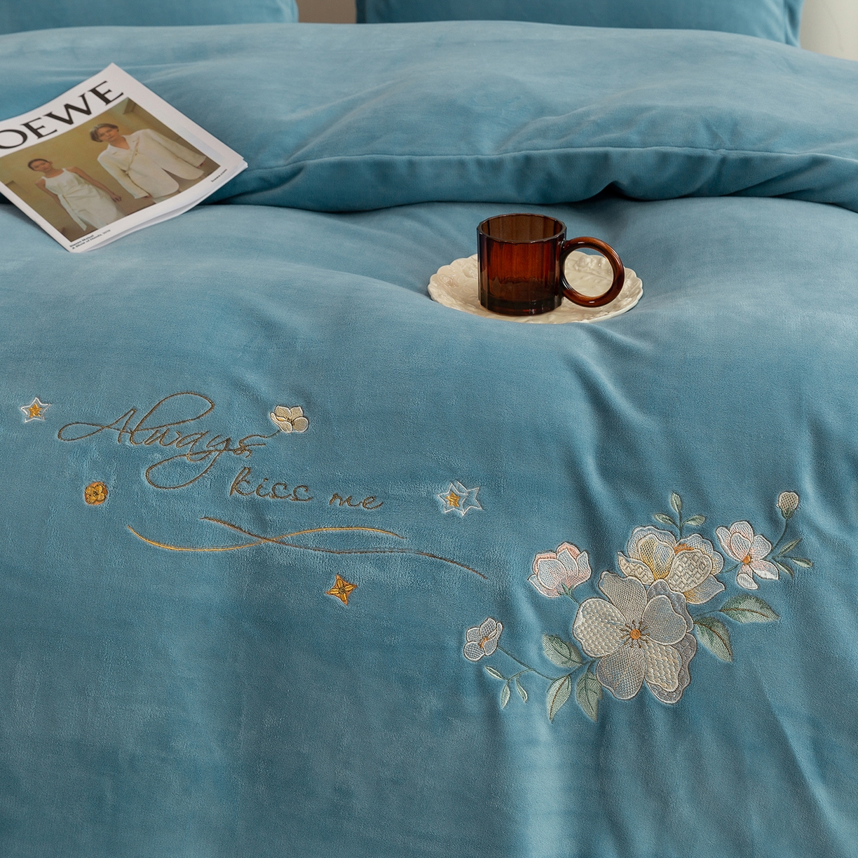 91家纺网 家纺一手货源 找家纺 （总）绒博士 2025新款220克牛奶绒刺绣四件套--花绒私语系列