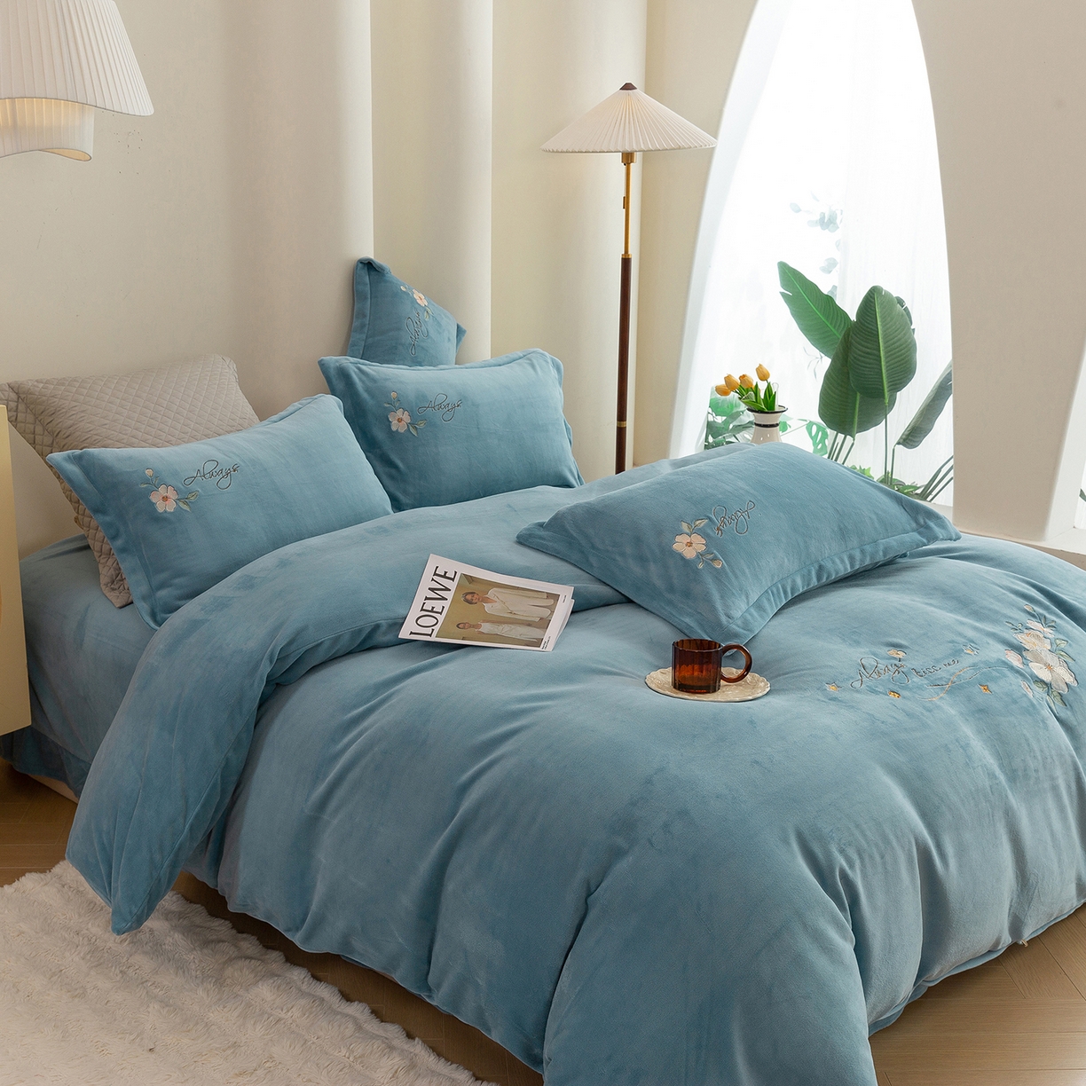 91家纺网 家纺一手货源 找家纺 （总）绒博士 2025新款220克牛奶绒刺绣四件套--花绒私语系列