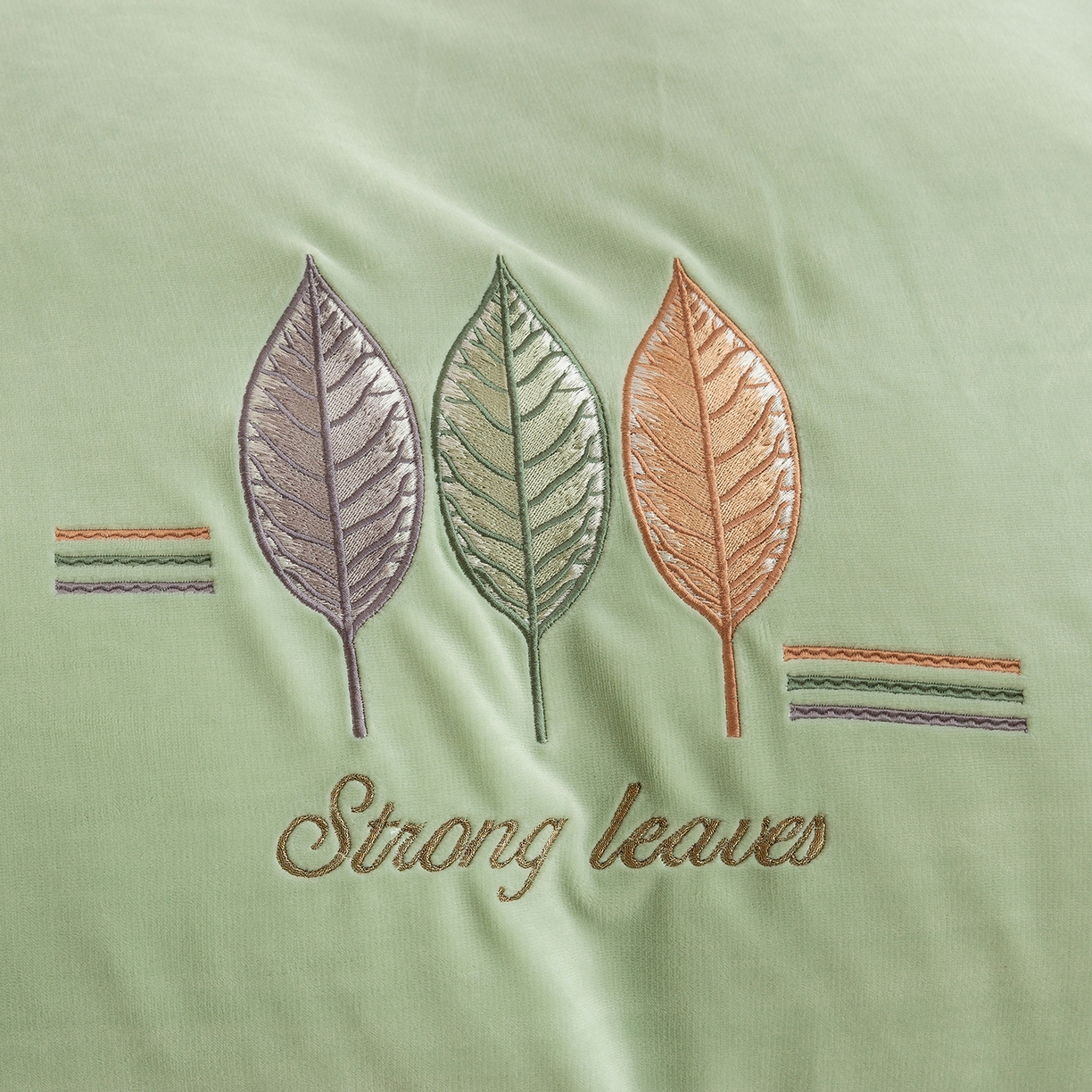 91家纺网 家纺一手货源 找家纺 （总）绒博士 2025新款220克牛奶绒刺绣四件套--叶烨生辉系列