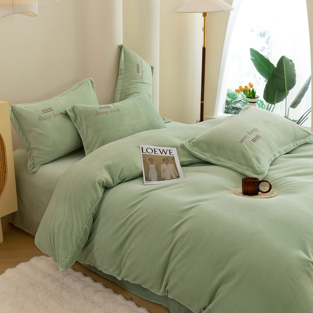 91家纺网 家纺一手货源 找家纺 （总）绒博士 2025新款220克牛奶绒刺绣四件套--叶烨生辉系列