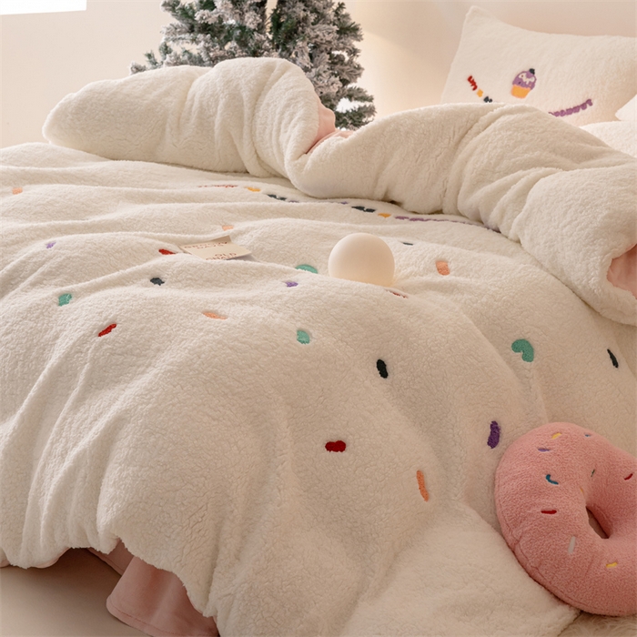 91家纺网 家纺一手货源 找家纺 （总）奥裕 2025新款加厚高克重羊驼绒毛巾绣牛奶绒四件套