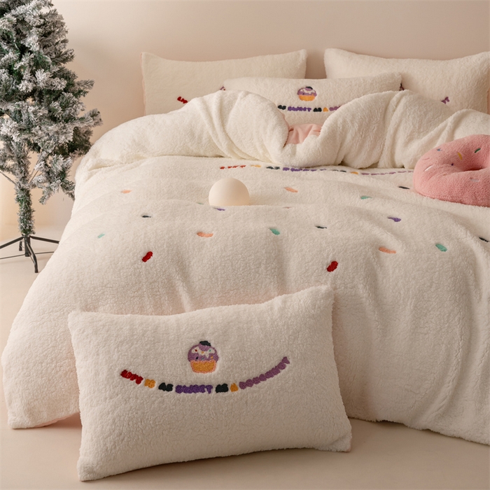 91家纺网 家纺一手货源 找家纺 （总）奥裕 2025新款加厚高克重羊驼绒毛巾绣牛奶绒四件套