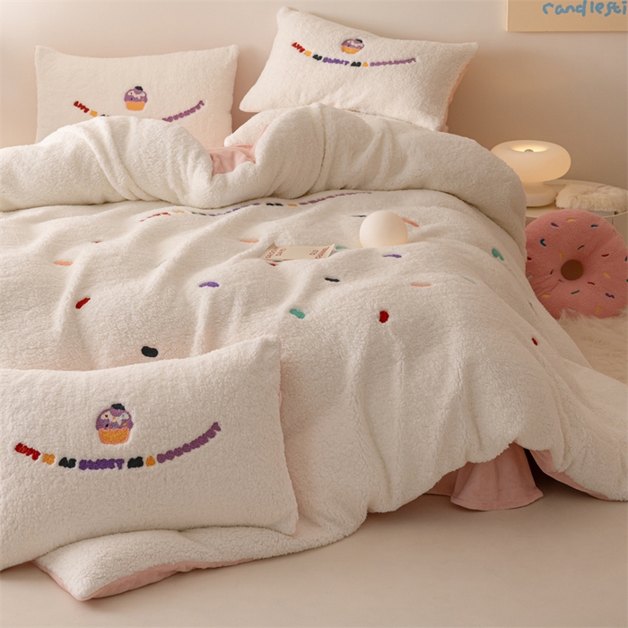 91家纺网 家纺一手货源 找家纺 （总）奥裕 2025新款加厚高克重羊驼绒毛巾绣牛奶绒四件套