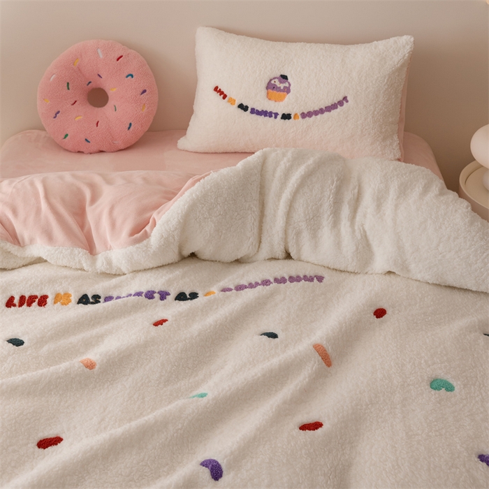 91家纺网 家纺一手货源 找家纺 （总）奥裕 2025新款加厚高克重羊驼绒毛巾绣牛奶绒四件套