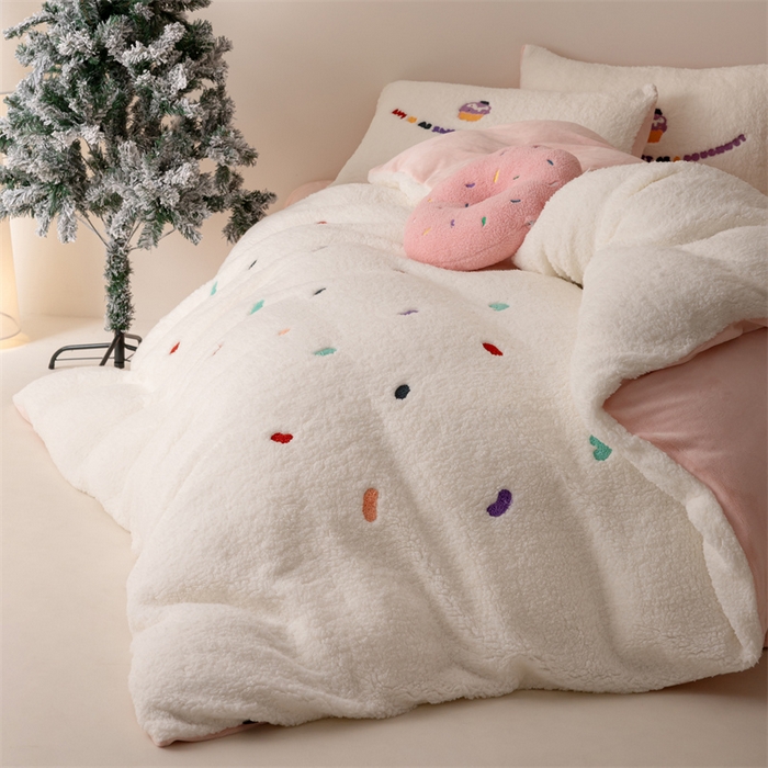 91家纺网 家纺一手货源 找家纺 （总）奥裕 2025新款加厚高克重羊驼绒毛巾绣牛奶绒四件套