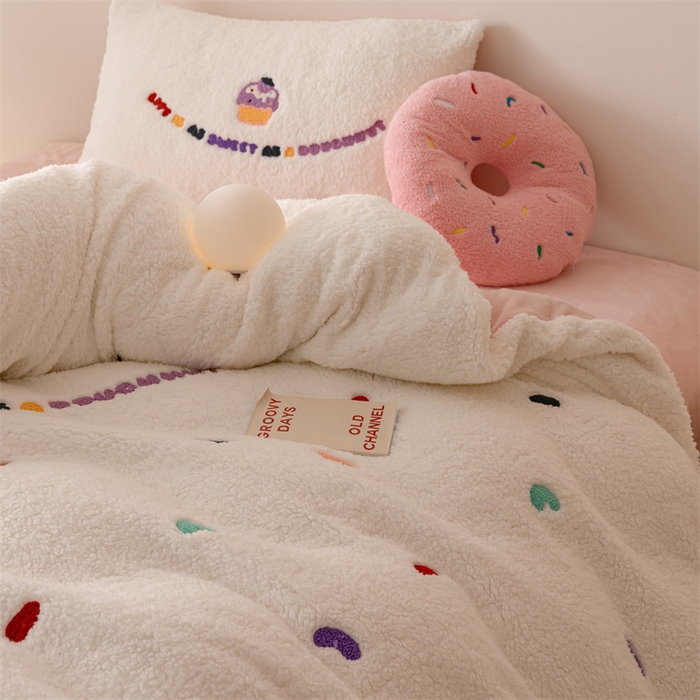 91家纺网 家纺一手货源 找家纺 （总）奥裕 2025新款加厚高克重羊驼绒毛巾绣牛奶绒四件套