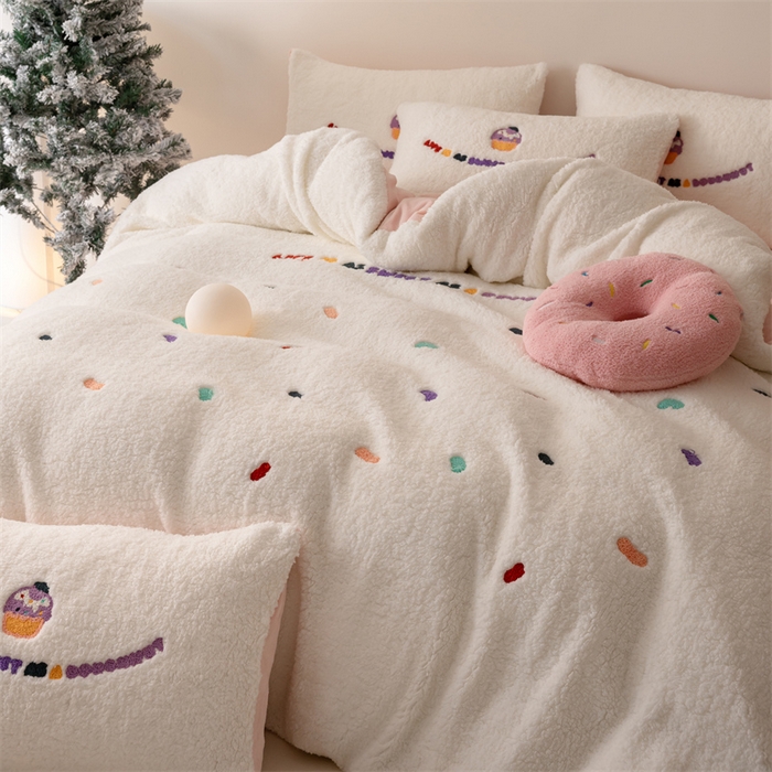 91家纺网 家纺一手货源 找家纺 （总）奥裕 2025新款加厚高克重羊驼绒毛巾绣牛奶绒四件套