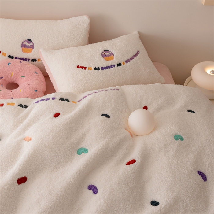 91家纺网 家纺一手货源 找家纺 （总）奥裕 2025新款加厚高克重羊驼绒毛巾绣牛奶绒四件套