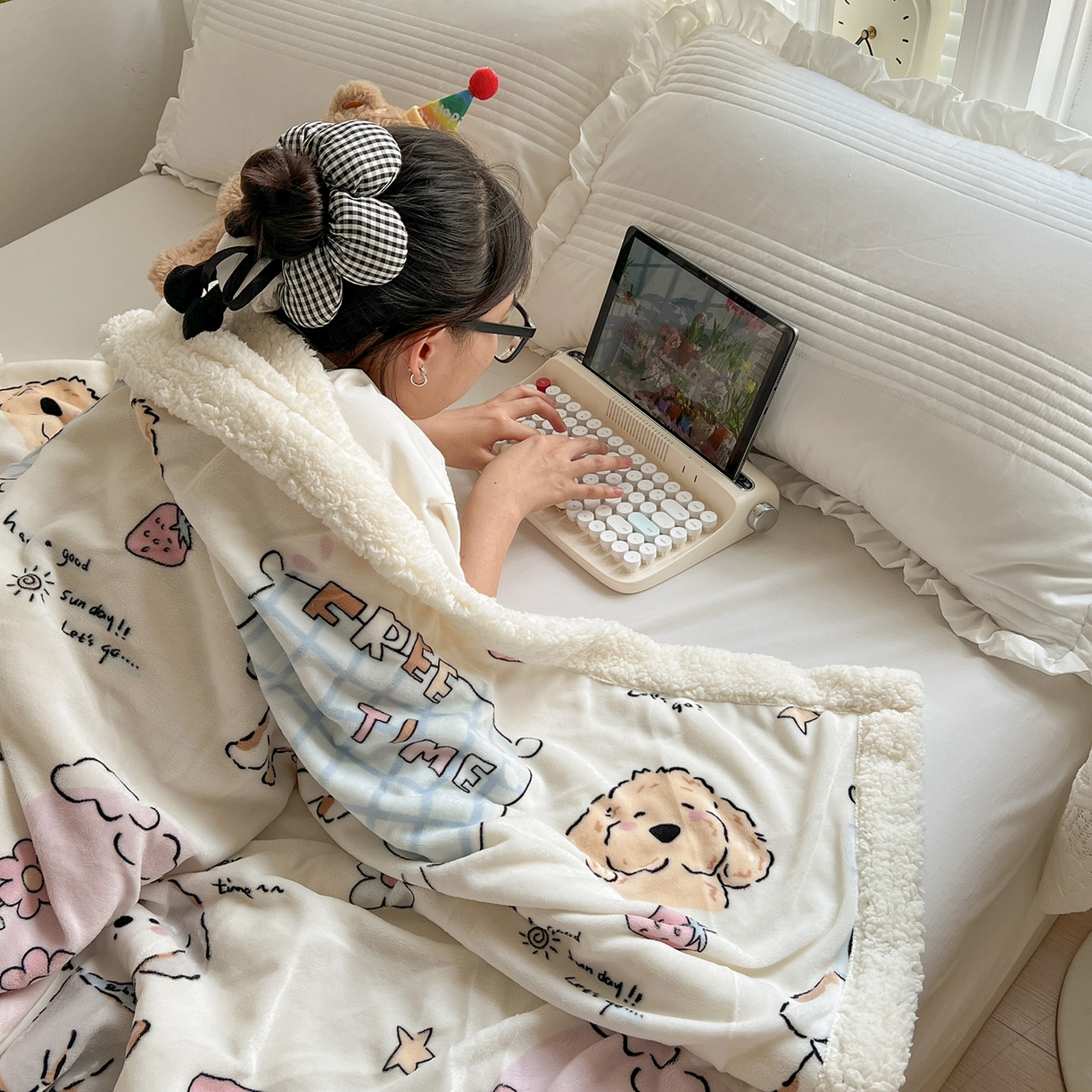 91家纺网 家纺一手货源 找家纺 耀悦家纺 2025新款毛毯带拉链被套两用加厚高克重牛奶绒毯子羊羔绒 春日计划