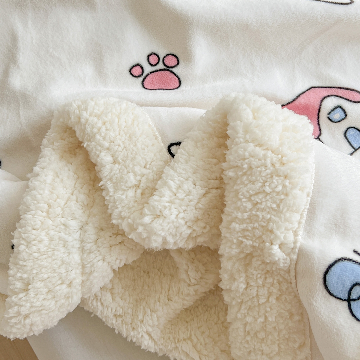 91家纺网 家纺一手货源 找家纺 耀悦家纺 2025新款毛毯带拉链被套两用加厚高克重牛奶绒毯子羊羔绒 五角星小猫