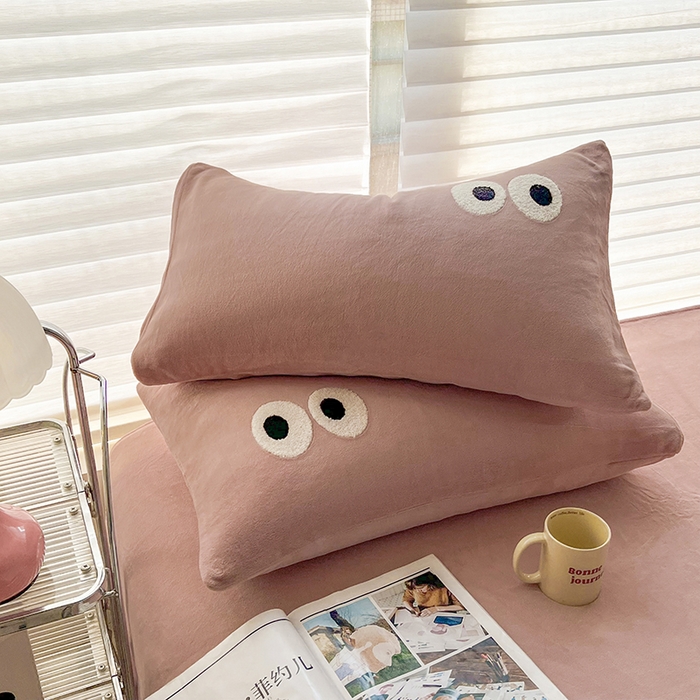 91家纺网 家纺一手货源 找家纺 （总）悦织湾家纺 2025新款牛奶绒纯色单品枕套冬季加厚保暖透气轻奢时尚卡通枕套单品枕套枕套单件