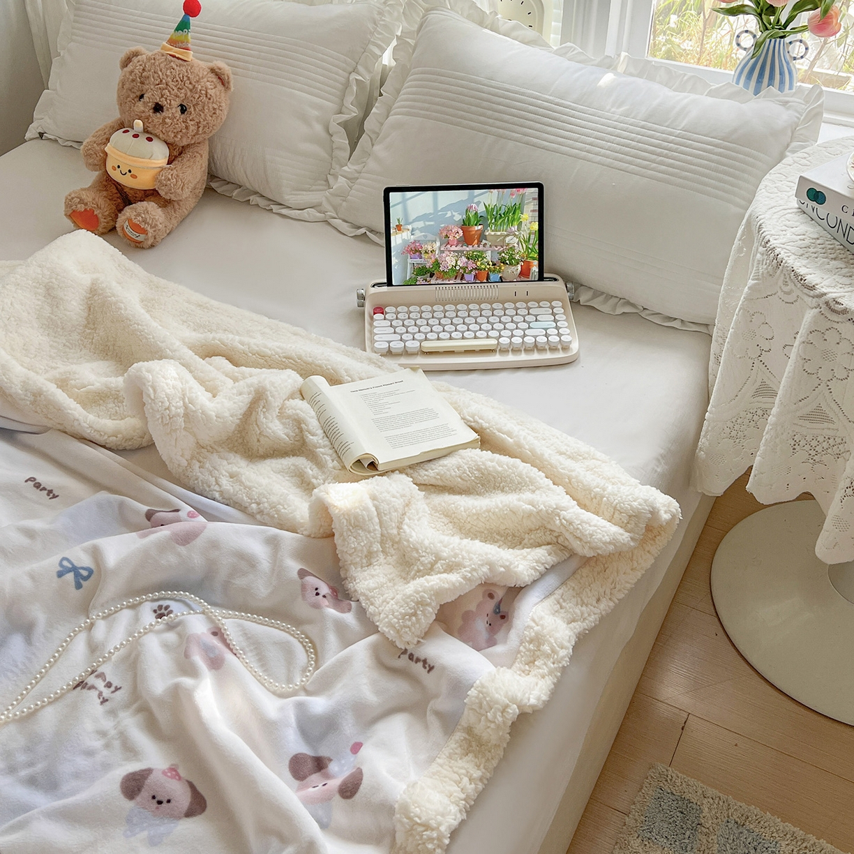 91家纺网 家纺一手货源 找家纺 耀悦家纺 2025新款毛毯带拉链被套两用加厚高克重牛奶绒毯子羊羔绒 小奶狗派对