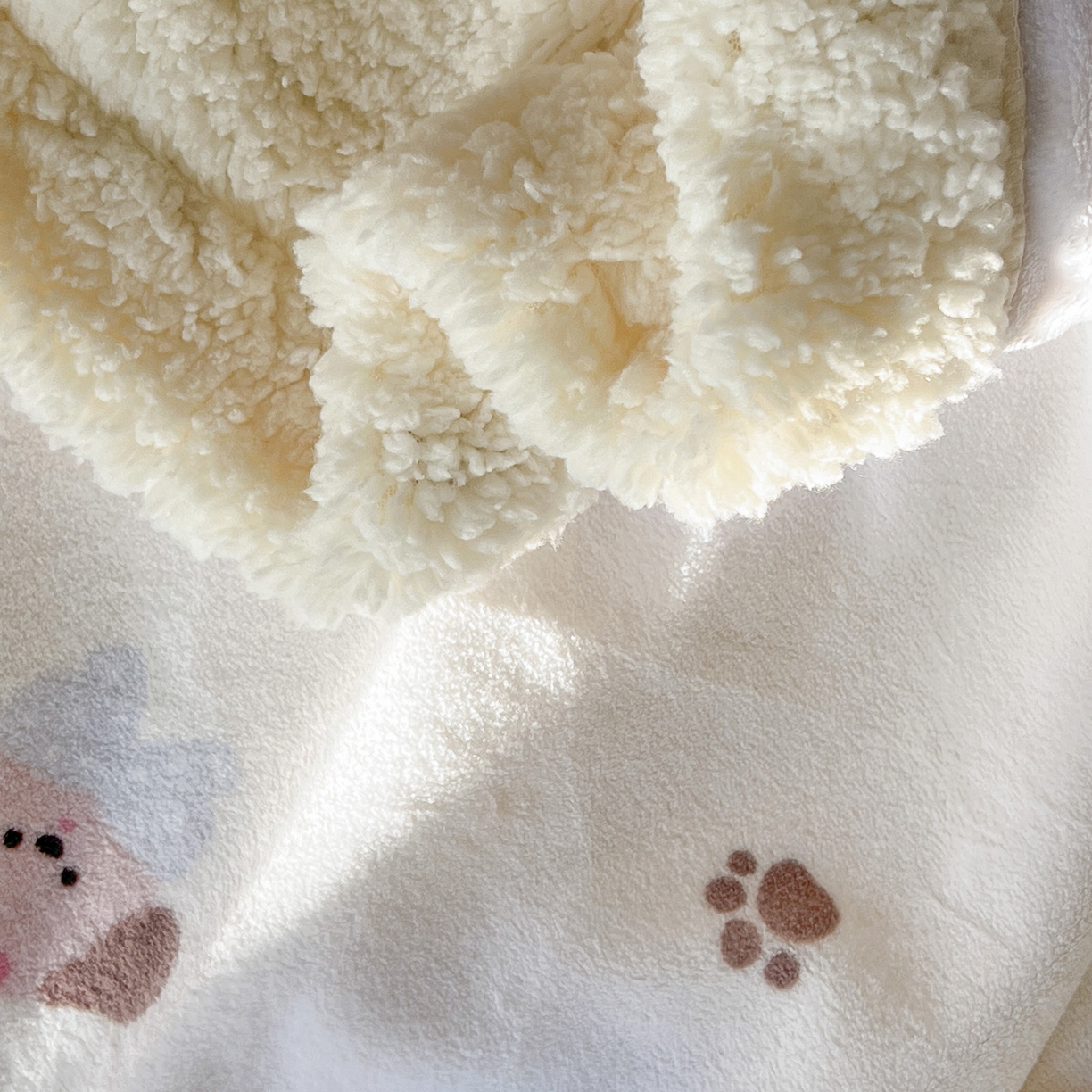 91家纺网 家纺一手货源 找家纺 耀悦家纺 2025新款毛毯带拉链被套两用加厚高克重牛奶绒毯子羊羔绒 小奶狗派对