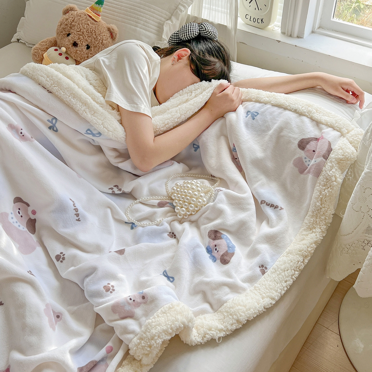 91家纺网 家纺一手货源 找家纺 耀悦家纺 2025新款毛毯带拉链被套两用加厚高克重牛奶绒毯子羊羔绒 小奶狗派对