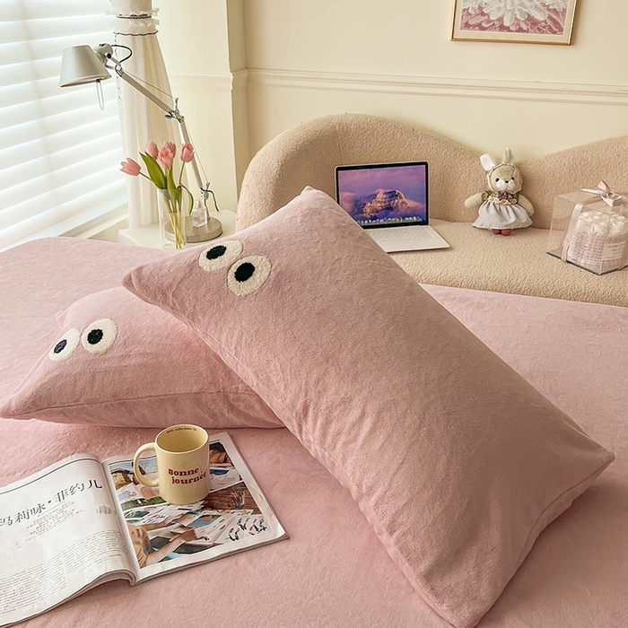 91家纺网 家纺一手货源 找家纺 悦织湾家纺 2025新款牛奶绒纯色单品枕套冬季加厚保暖透气轻奢时尚卡通枕套单品枕套枕套单件 牛奶绒豆沙