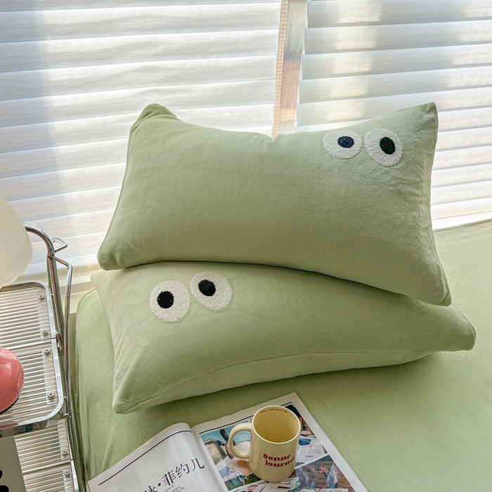 91家纺网 家纺一手货源 找家纺 悦织湾家纺 2025新款牛奶绒纯色单品枕套冬季加厚保暖透气轻奢时尚卡通枕套单品枕套枕套单件 牛奶绒果绿