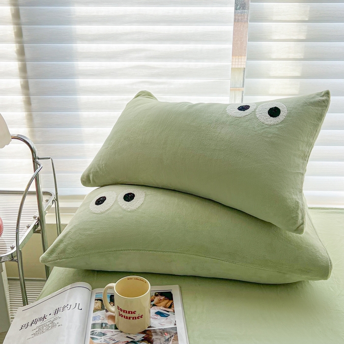91家纺网 家纺一手货源 找家纺 悦织湾家纺 2025新款牛奶绒纯色单品枕套冬季加厚保暖透气轻奢时尚卡通枕套单品枕套枕套单件 牛奶绒果绿