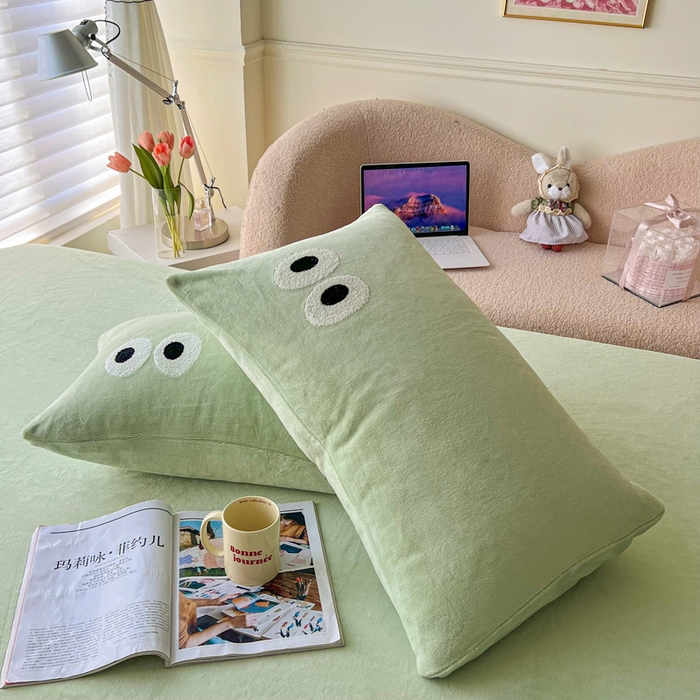 91家纺网 家纺一手货源 找家纺 悦织湾家纺 2025新款牛奶绒纯色单品枕套冬季加厚保暖透气轻奢时尚卡通枕套单品枕套枕套单件 牛奶绒果绿