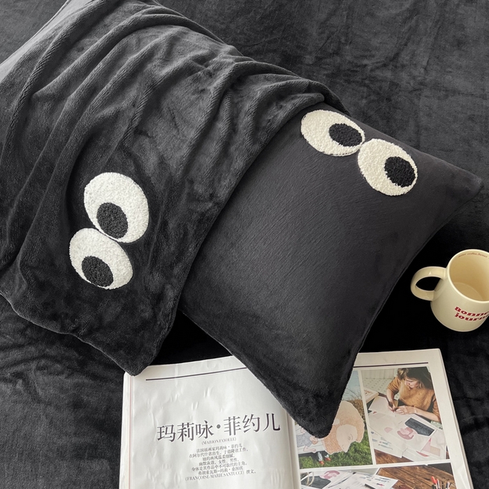 91家纺网 家纺一手货源 找家纺 悦织湾家纺 2025新款牛奶绒纯色单品枕套冬季加厚保暖透气轻奢时尚卡通枕套单品枕套枕套单件 牛奶绒酷黑