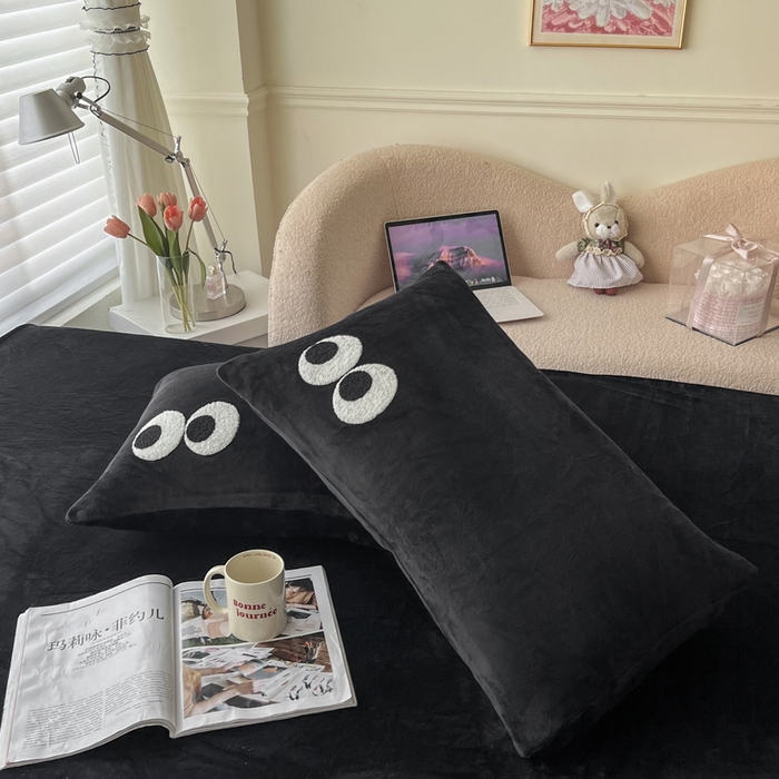 91家纺网 家纺一手货源 找家纺 悦织湾家纺 2025新款牛奶绒纯色单品枕套冬季加厚保暖透气轻奢时尚卡通枕套单品枕套枕套单件 牛奶绒酷黑