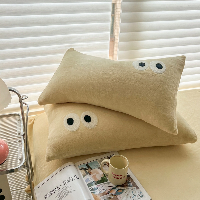 91家纺网 家纺一手货源 找家纺 悦织湾家纺 2025新款牛奶绒纯色单品枕套冬季加厚保暖透气轻奢时尚卡通枕套单品枕套枕套单件 牛奶绒奶黄