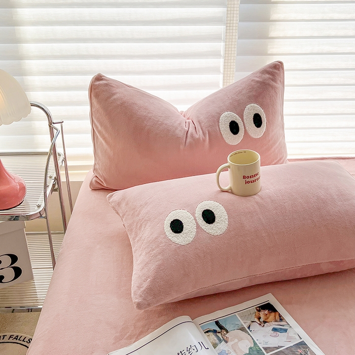 91家纺网 家纺一手货源 找家纺 悦织湾家纺 2025新款牛奶绒纯色单品枕套冬季加厚保暖透气轻奢时尚卡通枕套单品枕套枕套单件 牛奶绒浅粉