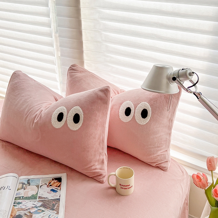 91家纺网 家纺一手货源 找家纺 悦织湾家纺 2025新款牛奶绒纯色单品枕套冬季加厚保暖透气轻奢时尚卡通枕套单品枕套枕套单件 牛奶绒浅粉