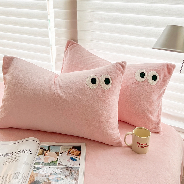 91家纺网 家纺一手货源 找家纺 悦织湾家纺 2025新款牛奶绒纯色单品枕套冬季加厚保暖透气轻奢时尚卡通枕套单品枕套枕套单件 牛奶绒浅粉