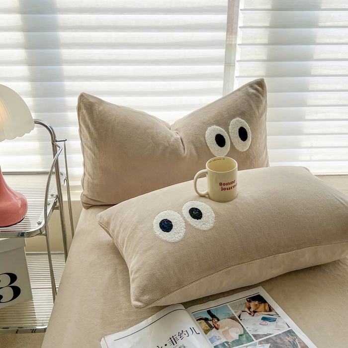 91家纺网 家纺一手货源 找家纺 悦织湾家纺 2025新款牛奶绒纯色单品枕套冬季加厚保暖透气轻奢时尚卡通枕套单品枕套枕套单件 牛奶绒浅咖