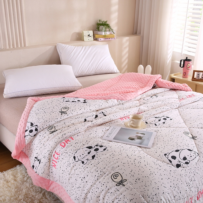 91家纺网 家纺一手货源 找家纺 欧朵 2025新款A类水洗棉豆豆绒被子冬被大豆被芯春秋被冬被 幼儿园 学生宿舍 四季被空调被子斑点狗