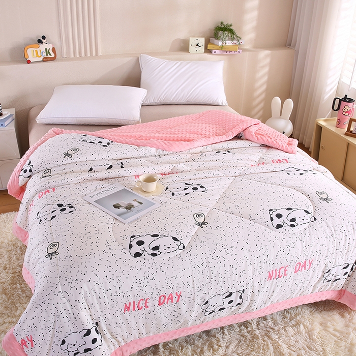 91家纺网 家纺一手货源 找家纺 欧朵 2025新款A类水洗棉豆豆绒被子冬被大豆被芯春秋被冬被 幼儿园 学生宿舍 四季被空调被子斑点狗