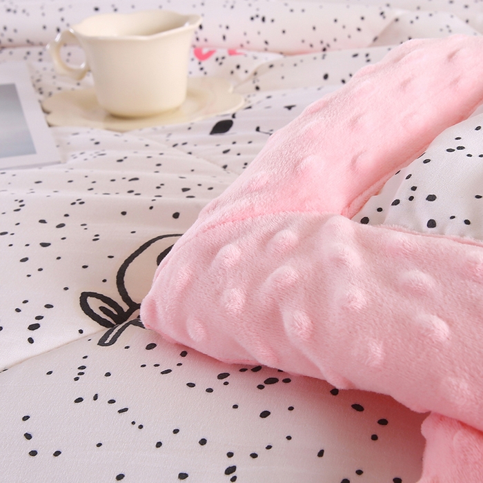 91家纺网 家纺一手货源 找家纺 欧朵 2025新款A类水洗棉豆豆绒被子冬被大豆被芯春秋被冬被 幼儿园 学生宿舍 四季被空调被子斑点狗