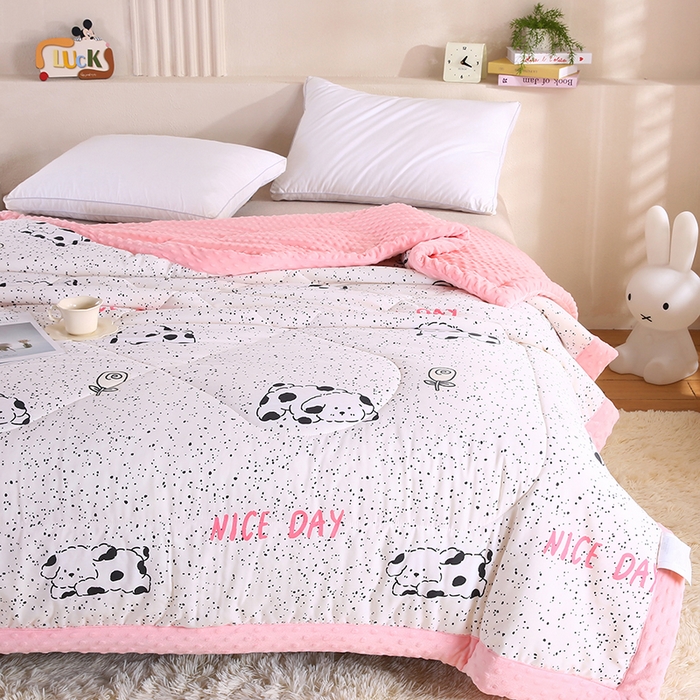 91家纺网 家纺一手货源 找家纺 欧朵 2025新款A类水洗棉豆豆绒被子冬被大豆被芯春秋被冬被 幼儿园 学生宿舍 四季被空调被子斑点狗