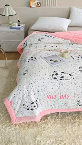 91家纺网 家纺一手货源 找家纺 欧朵 2025新款A类水洗棉豆豆绒被子冬被大豆被芯春秋被冬被 幼儿园 学生宿舍 四季被空调被子斑点狗