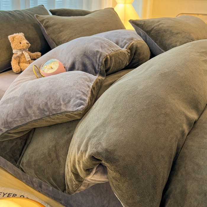 91家纺网 家纺一手货源 找家纺 悦织湾家纺 2025新款简约纯色牛奶绒四件套条纹轻奢时尚冬季加厚保暖床上用品学生宿舍三四件套 牛奶绒-深灰+浅灰