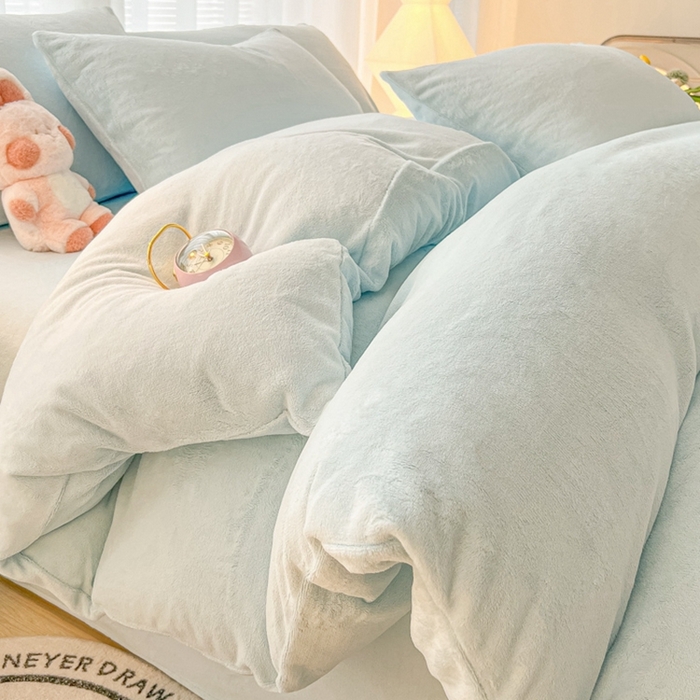 91家纺网 家纺一手货源 找家纺 悦织湾家纺 2025新款简约纯色牛奶绒四件套条纹轻奢时尚冬季加厚保暖床上用品学生宿舍三四件套 牛奶绒-天空兰