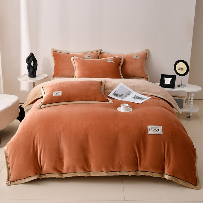 91家纺网 家纺一手货源 找家纺 馨梦缘-2025新款牛奶绒四件套 焦糖+杏色