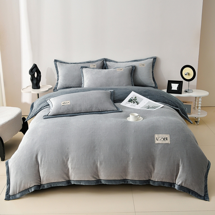 91家纺网 家纺一手货源 找家纺 馨梦缘-2025新款牛奶绒四件套 浅灰+深灰