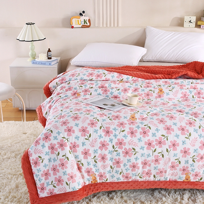 91家纺网 家纺一手货源 找家纺 欧朵 2025新款A类水洗棉豆豆绒被子冬被大豆被芯春秋被冬被 幼儿园 学生宿舍 四季被空调被子花漾