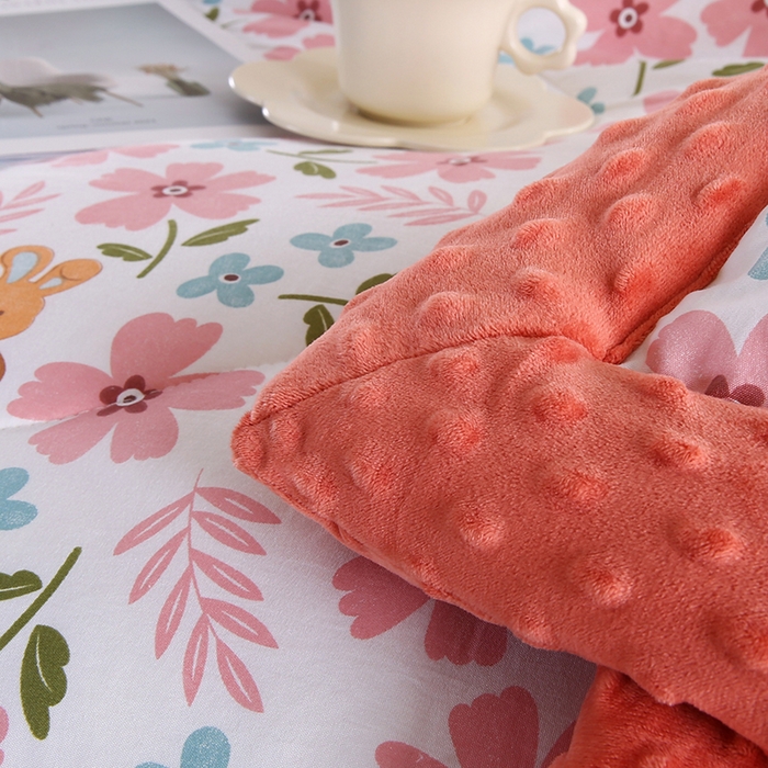 91家纺网 家纺一手货源 找家纺 欧朵 2025新款A类水洗棉豆豆绒被子冬被大豆被芯春秋被冬被 幼儿园 学生宿舍 四季被空调被子花漾