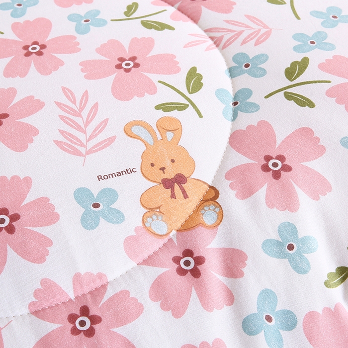 91家纺网 家纺一手货源 找家纺 欧朵 2025新款A类水洗棉豆豆绒被子冬被大豆被芯春秋被冬被 幼儿园 学生宿舍 四季被空调被子花漾