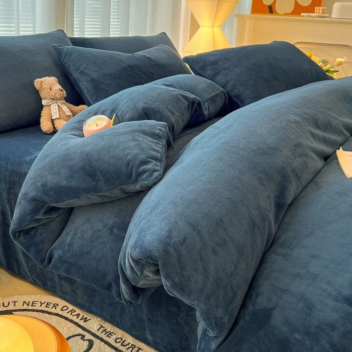 91家纺网 家纺一手货源 找家纺 悦织湾家纺 2025新款简约纯色牛奶绒四件套条纹轻奢时尚冬季加厚保暖床上用品学生宿舍三四件套 牛奶绒-宝兰