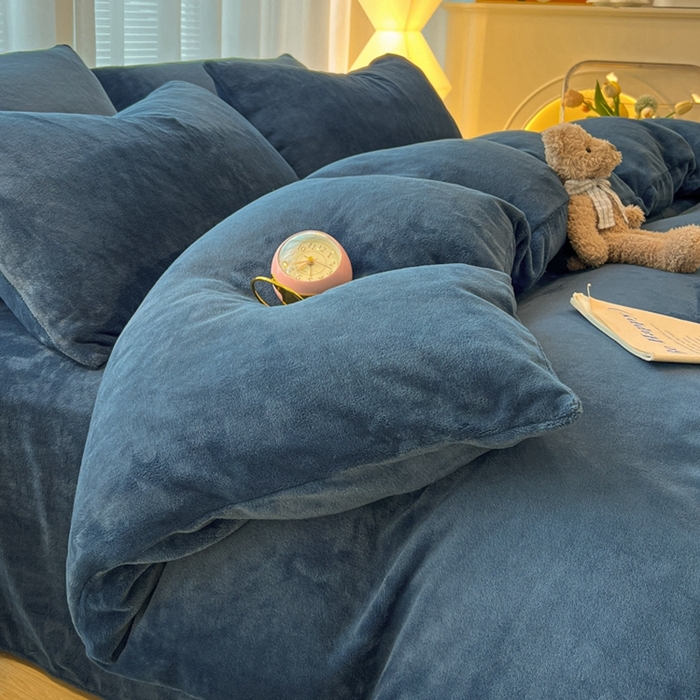 91家纺网 家纺一手货源 找家纺 悦织湾家纺 2025新款简约纯色牛奶绒四件套条纹轻奢时尚冬季加厚保暖床上用品学生宿舍三四件套 牛奶绒-宝兰